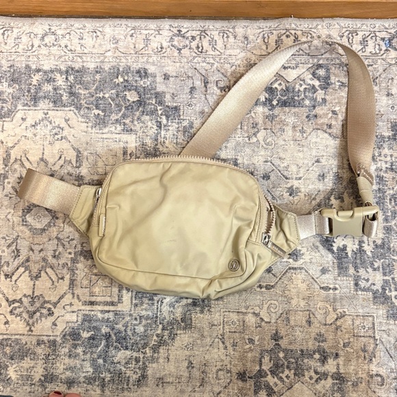 Lululemon Athletica Tan Belt Bag - Picture 1 of 2